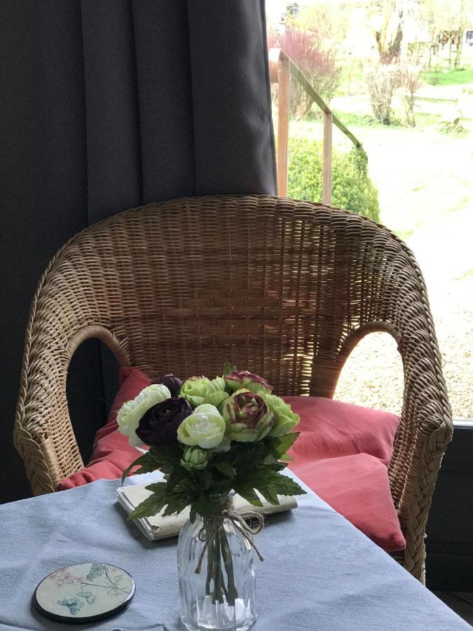 au balcon du bonheur Malandry Exterior foto
